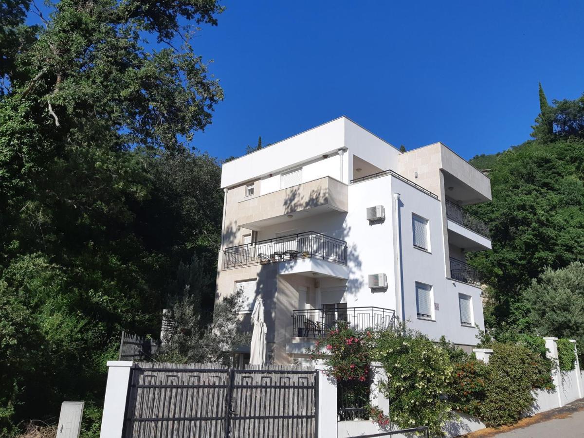 Apartments Villa Simonovic Petrovac Exteriör bild