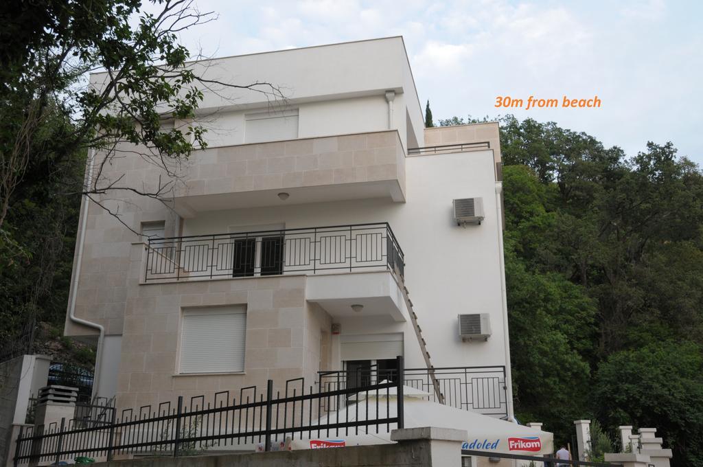 Apartments Villa Simonovic Petrovac Exteriör bild