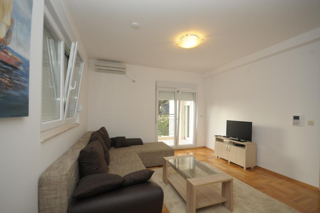 Apartments Villa Simonovic Petrovac Exteriör bild