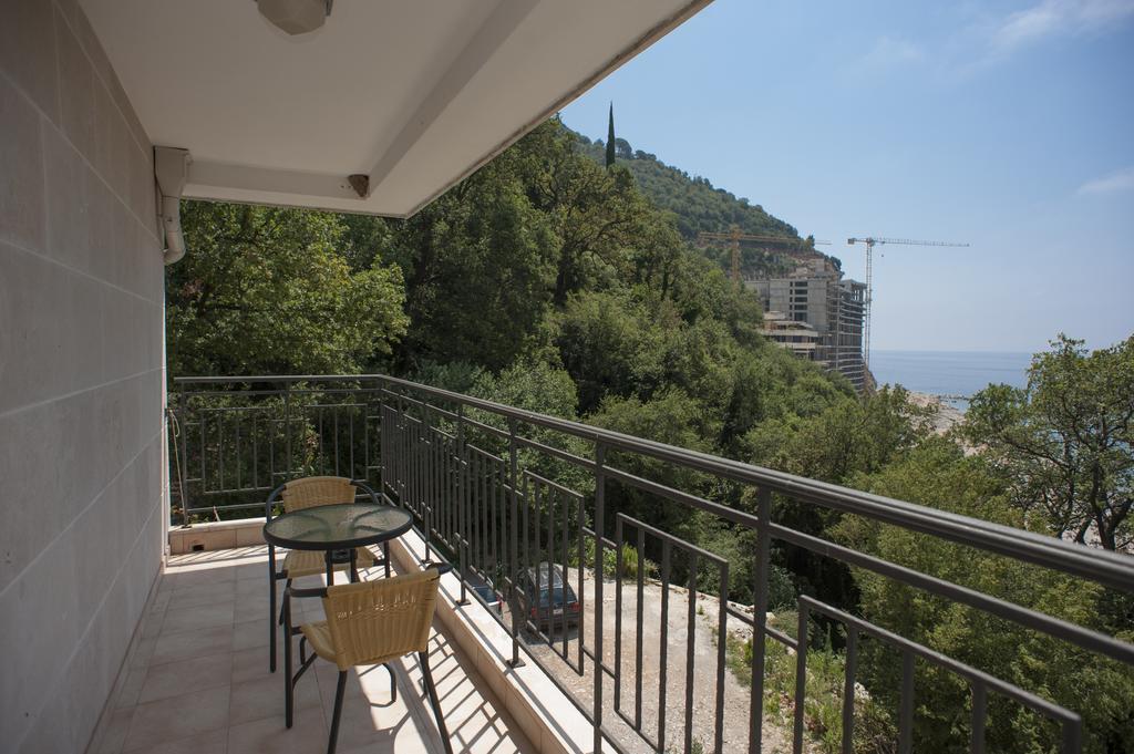 Apartments Villa Simonovic Petrovac Exteriör bild