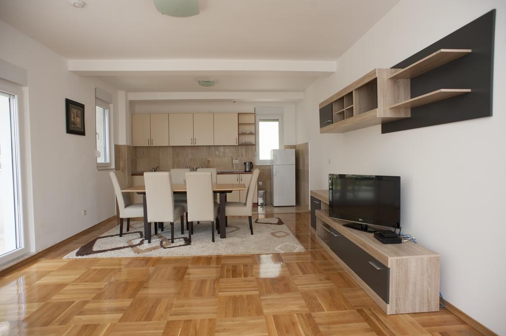 Apartments Villa Simonovic Petrovac Exteriör bild