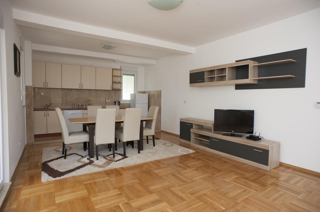 Apartments Villa Simonovic Petrovac Exteriör bild