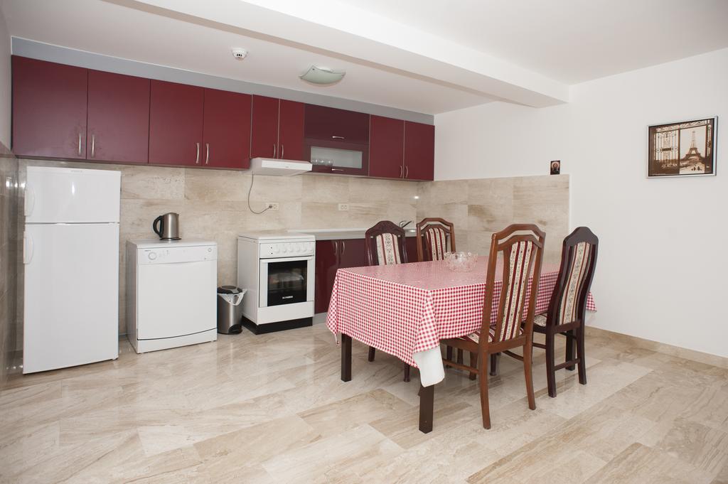 Apartments Villa Simonovic Petrovac Exteriör bild