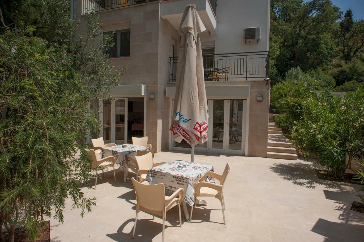 Apartments Villa Simonovic Petrovac Exteriör bild